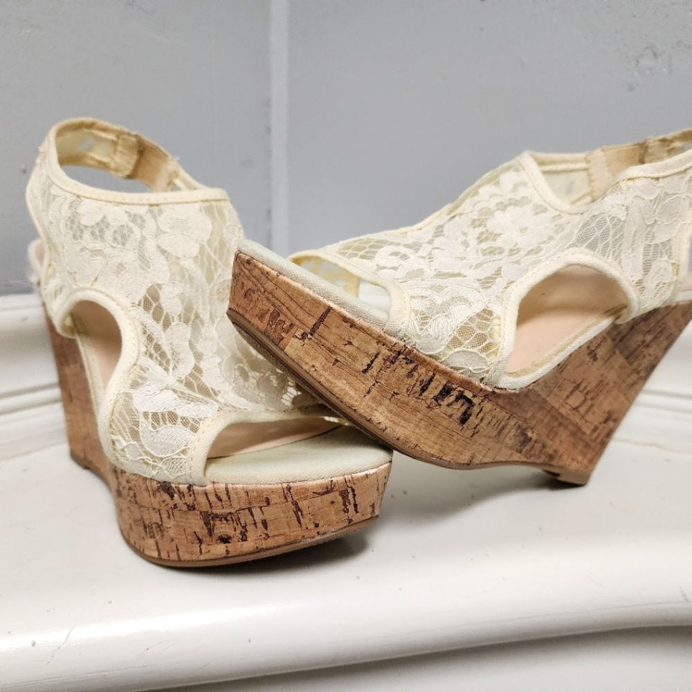 Women's Lace Wedges